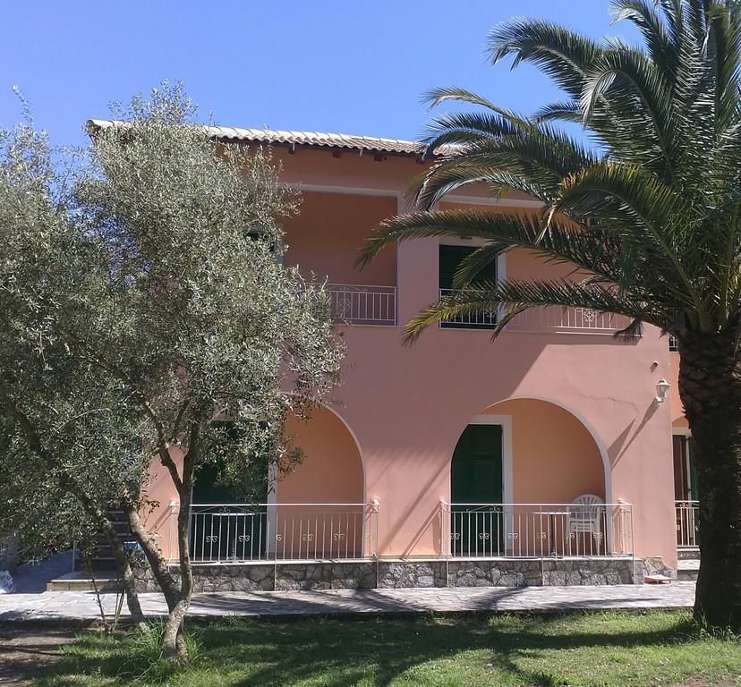 Rossi'S Studios Moraitika Extérieur photo