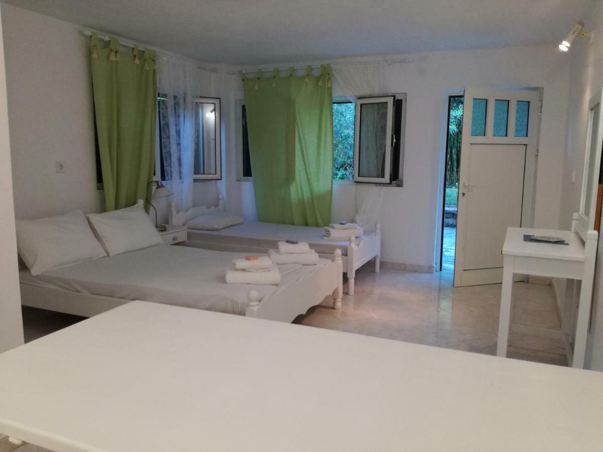 Rossi'S Studios Moraitika Extérieur photo